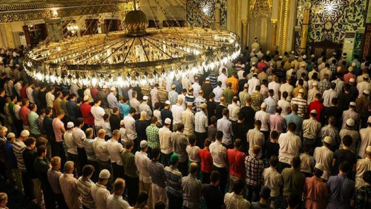 İstanbul Kurban Bayramı namazı saat kaçta kılınacak? Diyanet takvimi yayınladı