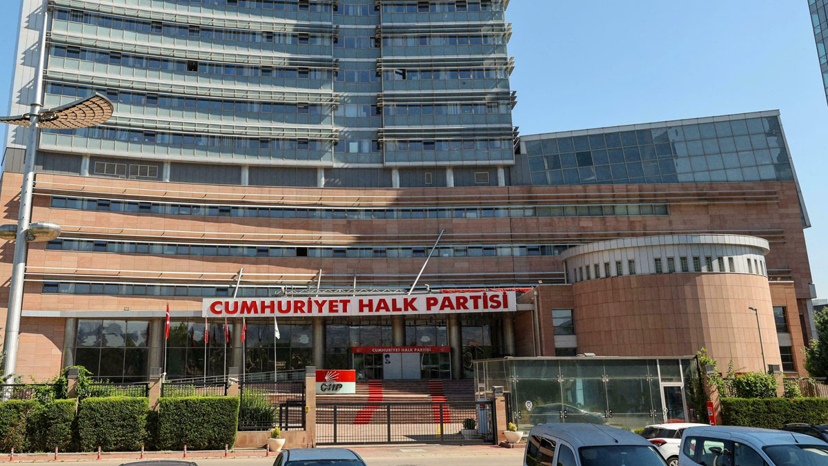 CHP’nin sitesinde PM ve MYK listeleri kaldırıldı