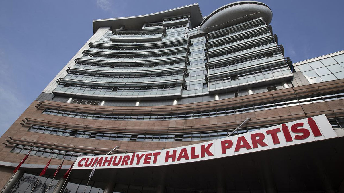 CHP yönetiminden PM toplantısının ertelenmesine tepki: Tebliğ sorunu değil, çoğunluk sorunu var