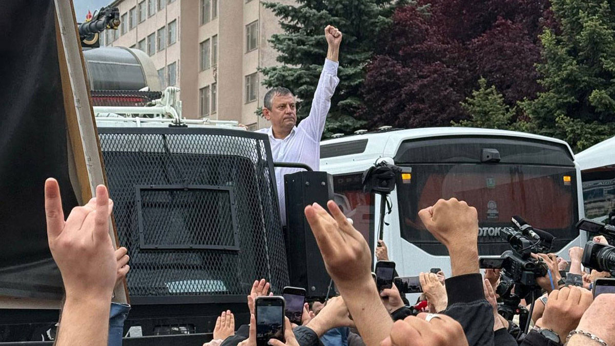 Özgür Özel: “Artık seçilmiş CHP ve atanmış CHP var”