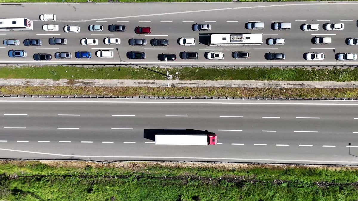 Dönüş yoluna çıkan tatilciler trafikte yoğunluk oluşturdu