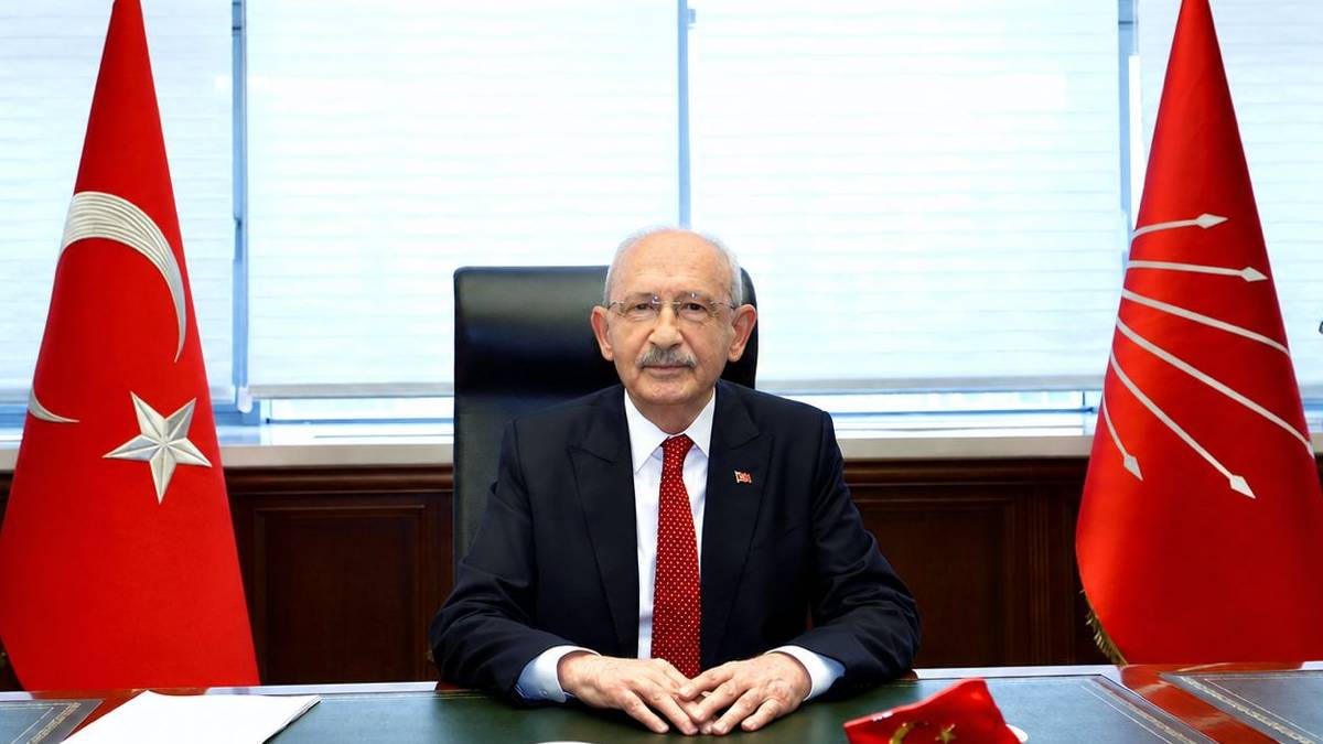 Kılıçdaroğlu 2,5 yıl sonra CHP Genel Merkezi'nde