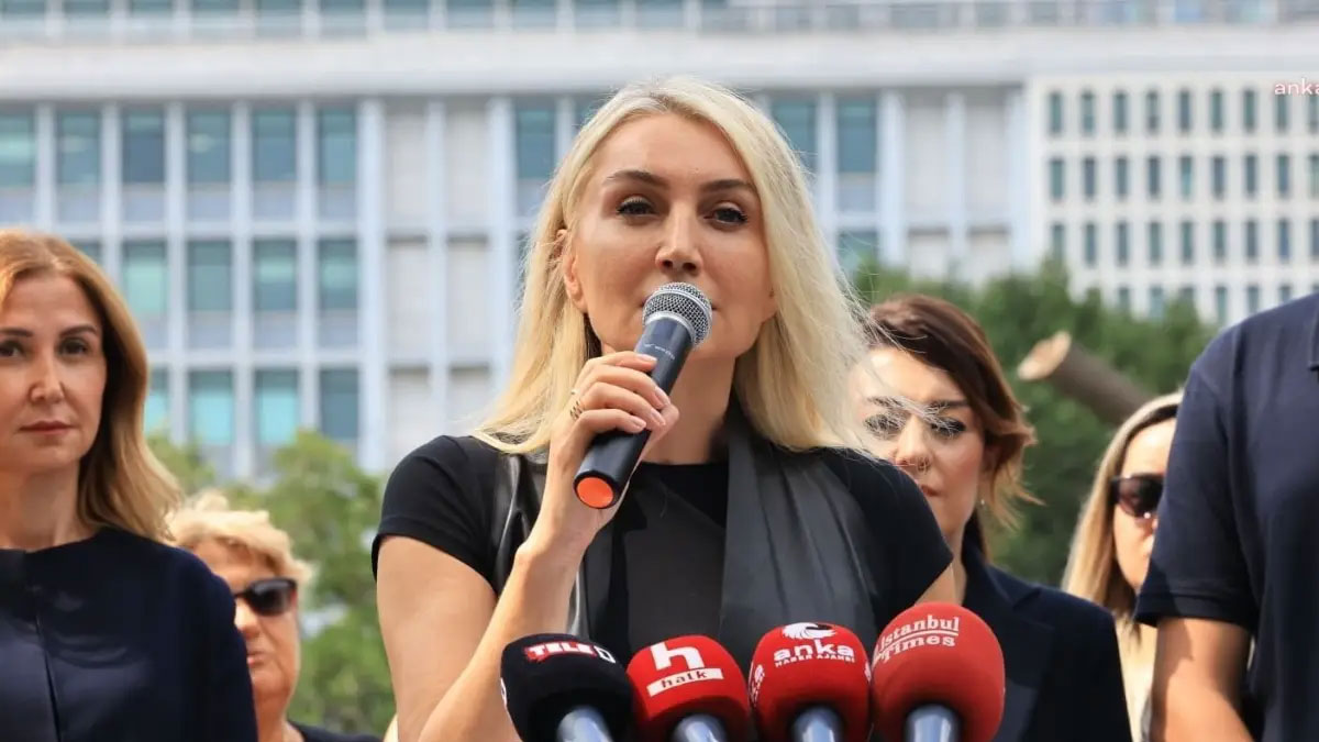 Dilek İmamoğlu'ndan Özel'e destek: Seçilmiş irade asla yalnız değildir