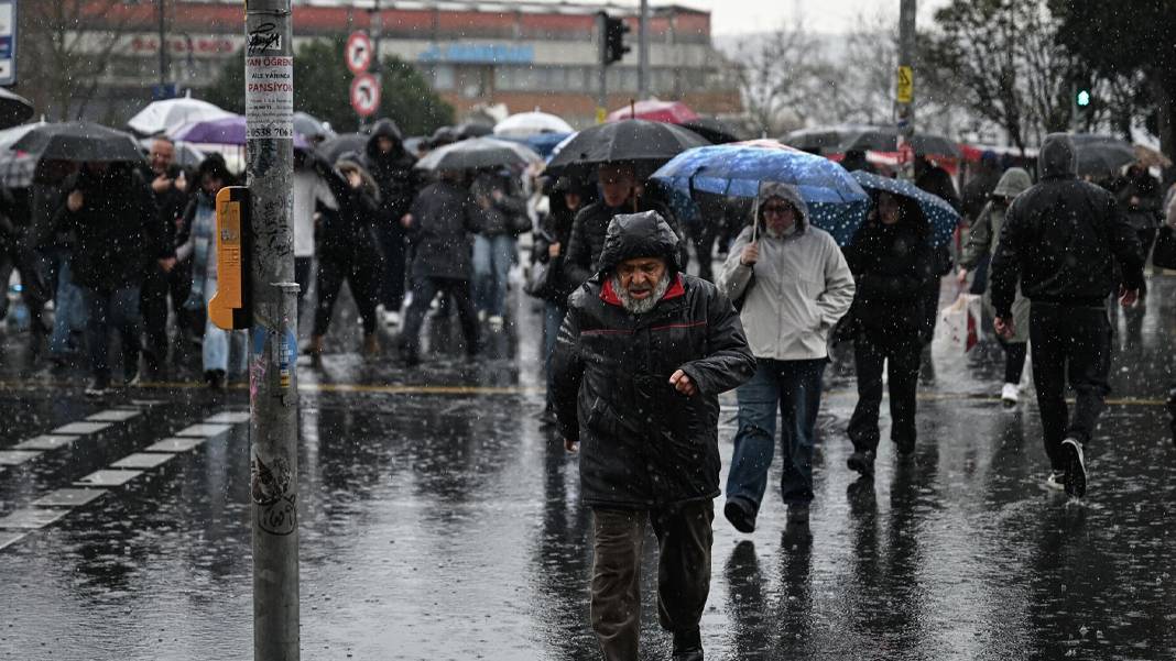 Meteoroloji'den il il sıcaklık tahminleri: Sağanak ve kuvvetli rüzgar alarmı