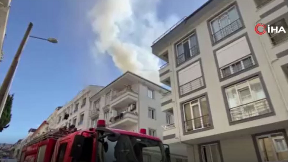 Küçükçekmece'de apartman yangını! İtfaiye ekipleri sevk edildi