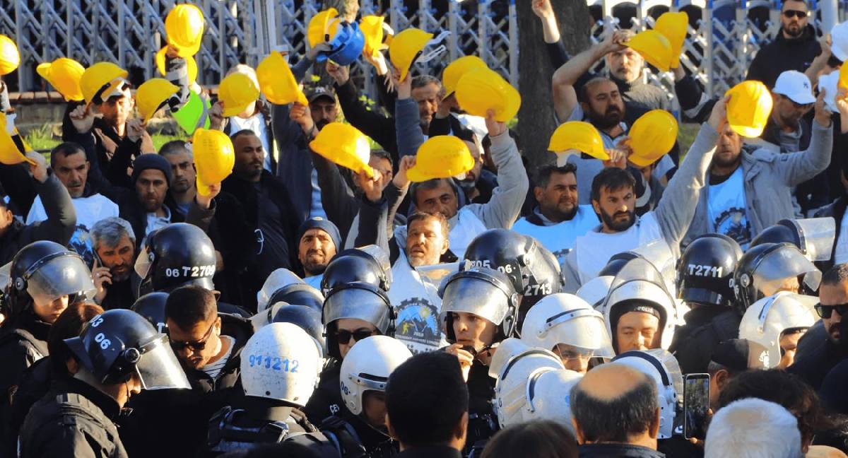 Madencilerin otobüs seferi üçüncü kez engellendi: 'Yüz kere iptal ettirseniz de geleceğiz'