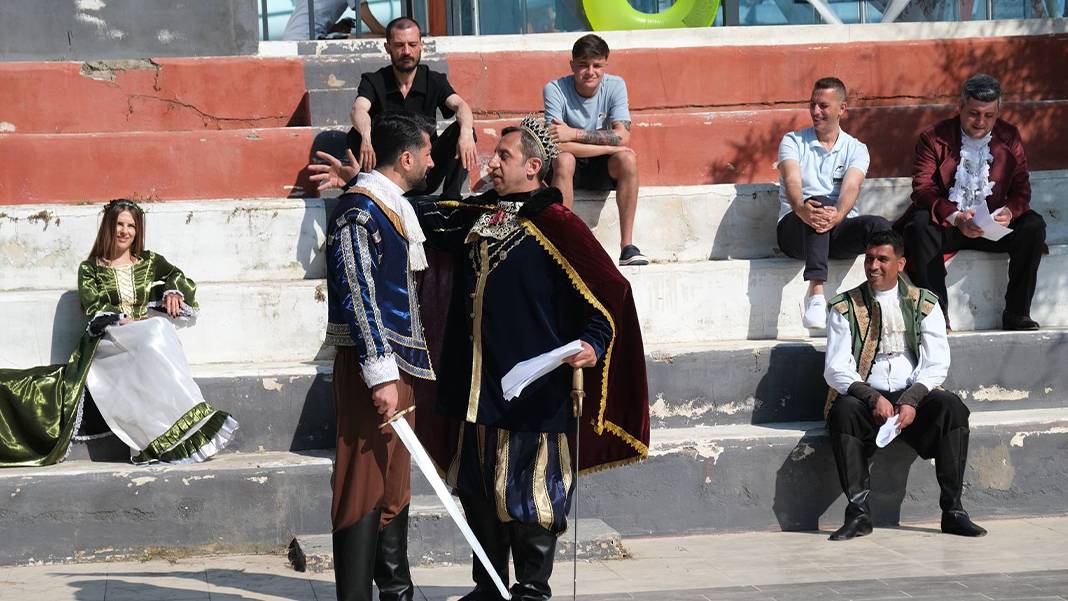 'Sıfır Bir' ekibinden Adana şiveli Hamlet sürprizi: "Kıyma: Hain Eşer Kendi Düşer" 12 Haziran'da vizyonda