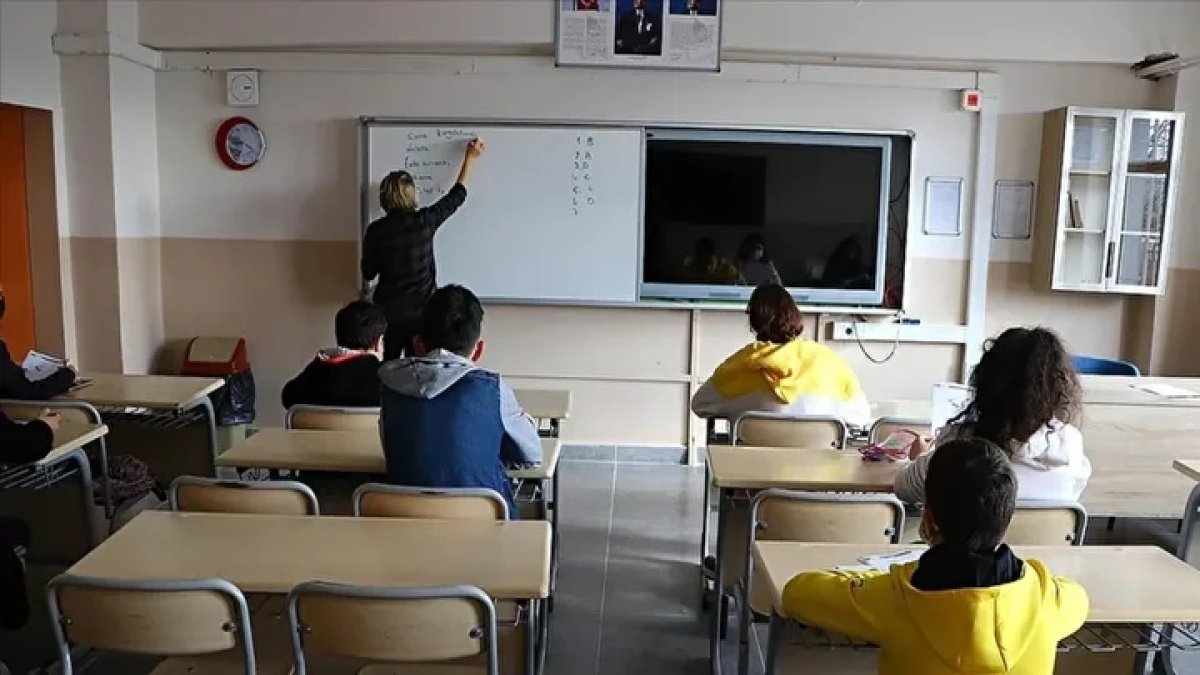 19 Haziran'da ders işlenecek mi, yoklama alınır mı? MEB 2026 takviminde yer aldı