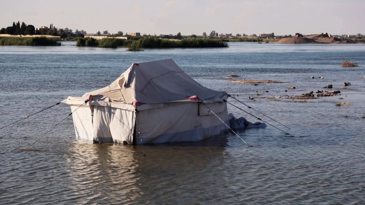 Fırat Nehri'nde taşkın felaketi: 3 çocuk öldü, 2 bin 400'den fazla aile evsiz kaldı
