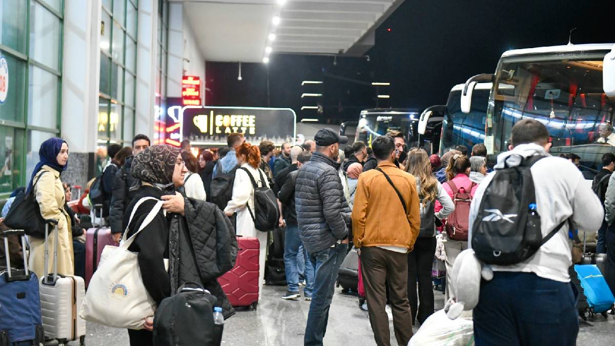 AŞTİ’de Kurban Bayramı yoğunluğu: 9 günde 832 bin yolcu