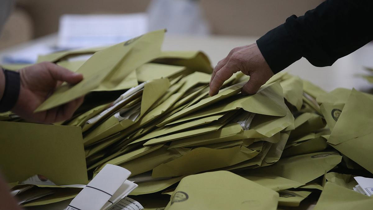 Gündemar Başkanı Bolat’tan yeni parti anketi değerlendirmesi: Seçmen parti tabelasından çok değişimi temsil edenlere yöneliyor