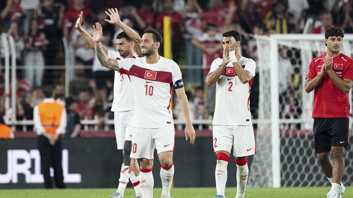 A Milli Takım'da Dünya Kupası kafilesi netleşti: Montella 9 ismi kadrodan çıkardı