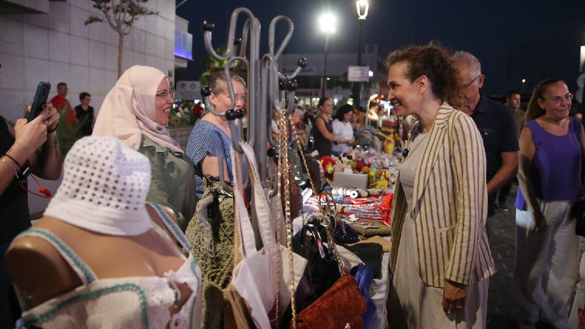 Karşıyaka Kadın Emeği Gece Pazarı başlıyor