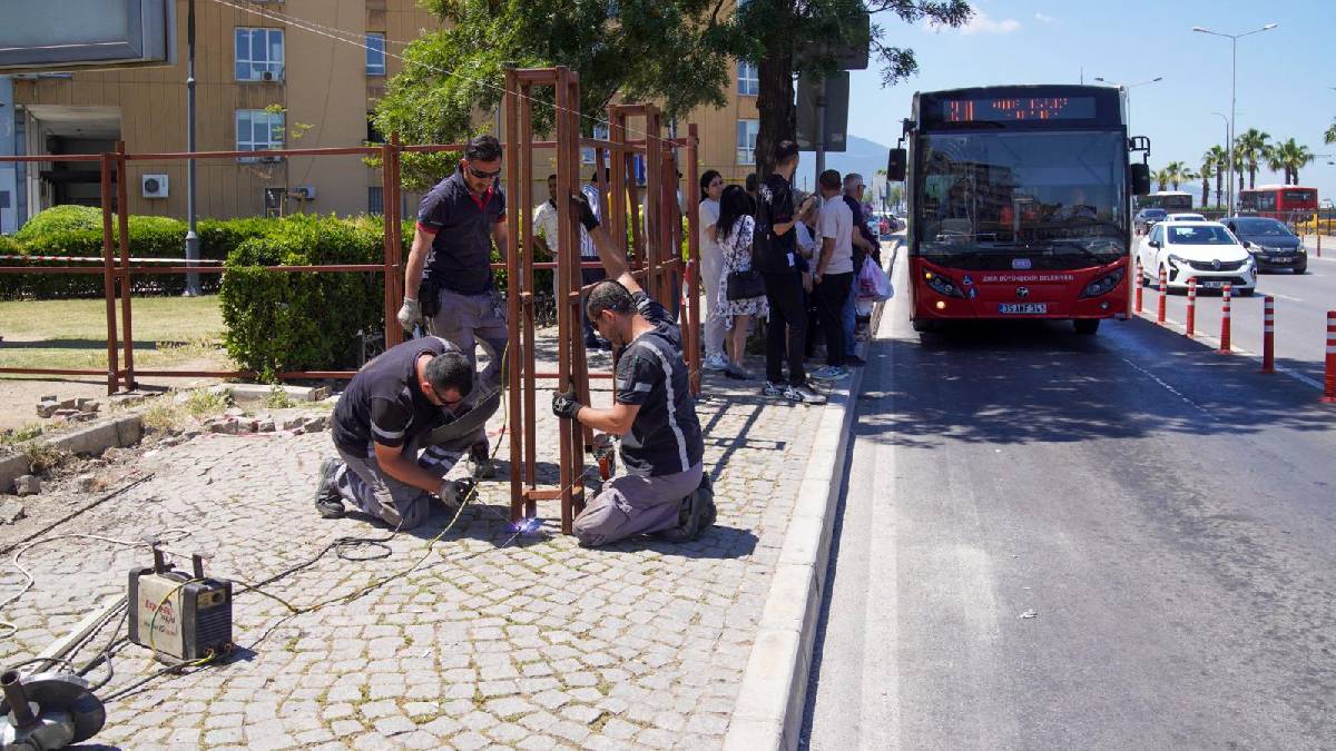 İzmir’in kimliğini yansıtan simgesel durak