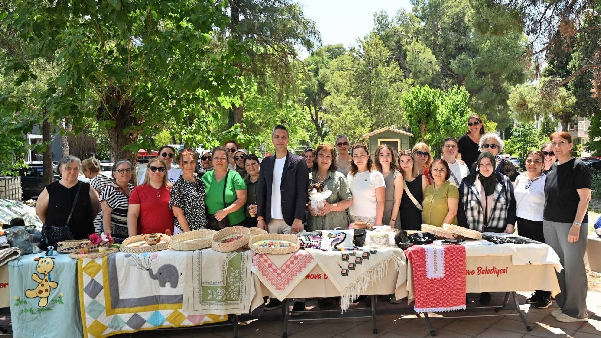 Bornova’da sanatın ve üretimin renkli finali: Kursiyerlerin yıl sonu sergileri büyük ilgi gördü