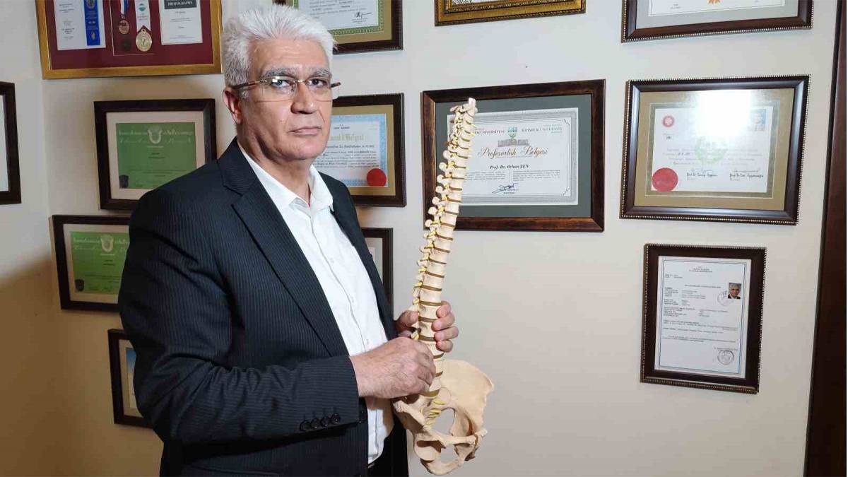 Prof. Dr. Orhan Şen'den yaz uyarısı: Bilinmeyen suya baş üstü atlamak kalıcı felce yol açabilir