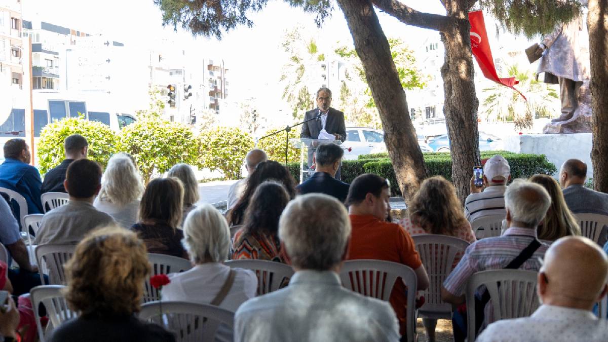 Nazım Hikmet Karşıyaka’da şiirleriyle anıldı