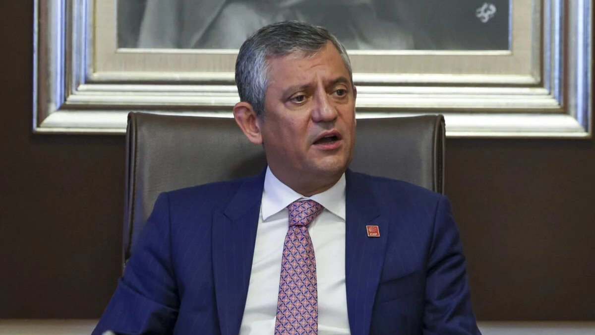 CHP'li kadın il başkanlarından 'mutlak butlan' tepkisi: Özgür Özel'in yanındayız