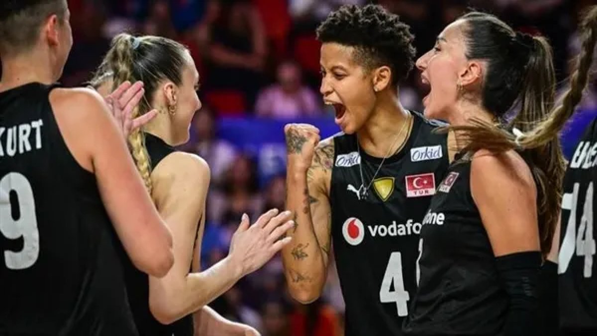 Türkiye - Hollanda voleybol maçı saat kaçta, hangi kanalda? Filenin Sultanları maçı şifresiz mi?