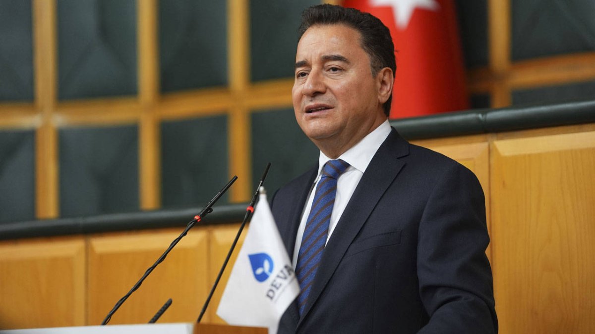 Babacan’dan “Trump'tan seçim öncesi para gelecek” iddiasına sert tepki: Borç alan emir alır