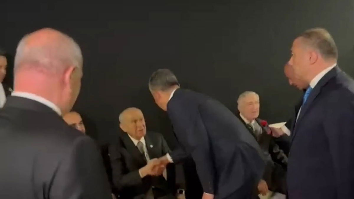 Bahçeli ve Özel, resepsiyonunda selamlaştı