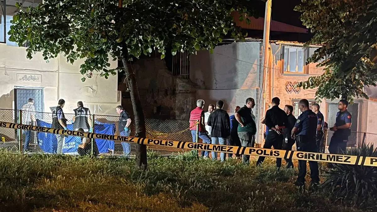 Bursa'da sokak ortasında dehşet: Evlerinin önünde vurulan karı-koca hayatını kaybetti