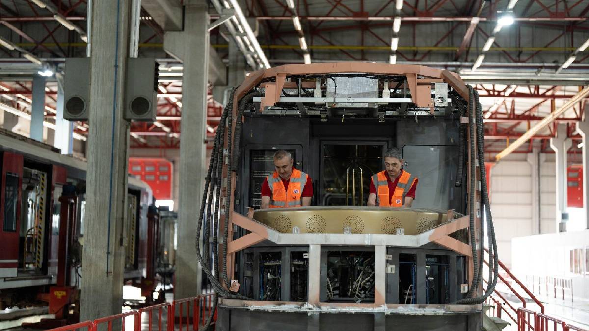İzmir Metro araçlarını kendi gücüyle yeniliyor