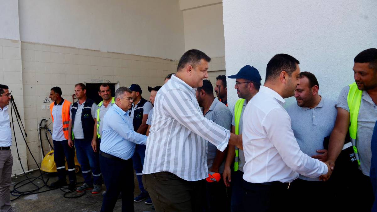Başkan Sarıkurt’tan temizlik işleri müdürlüğüne anlamlı ziyaret