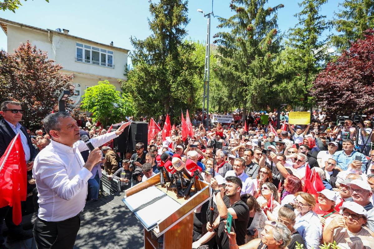 Özel kritik seçim öncesi Tekke’de konuştu: Bana bina lazım değil, sizinle birlikte seçim kazanmak lazım