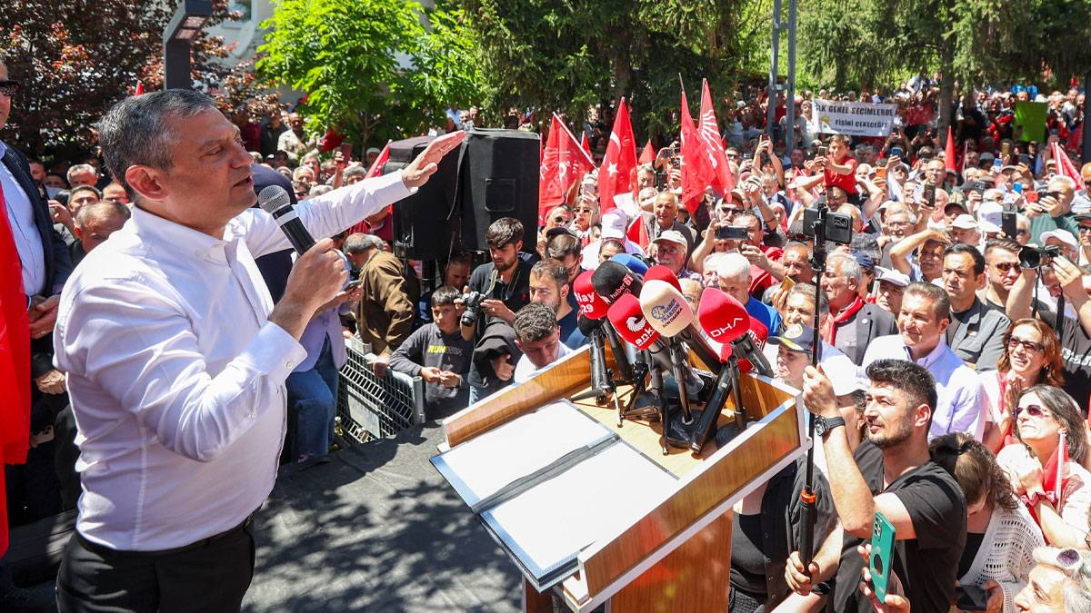 Özel’den Tekke’de Ferdi Zeyrek tepkisi: Ölmüş insana iftira atıp beni karalamaya çalışıyorlar