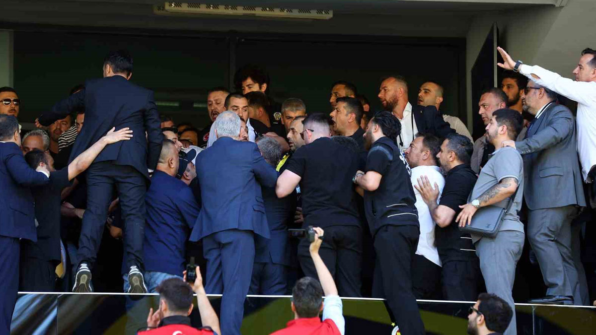 Fenerbahçe kongresinde kavga: Aziz Yıldırım ve Hakan Safi destekçileri arasında arbede