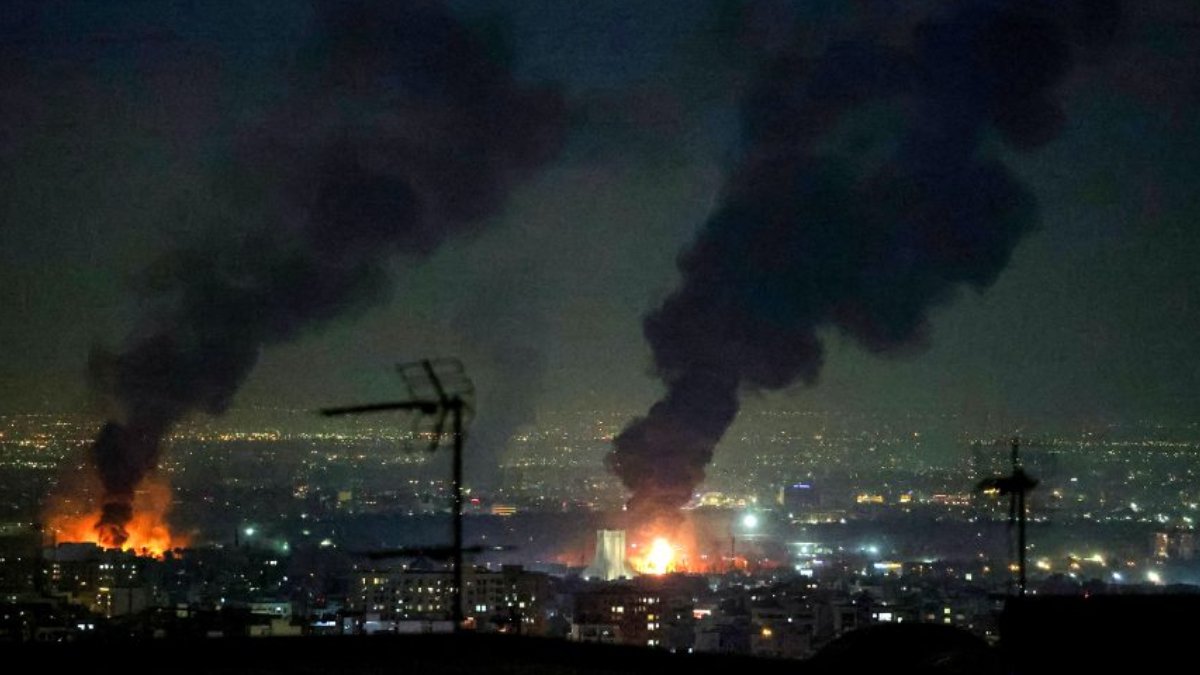 İran: ABD-İsrail saldırılarında elektrik santrallerinin yüzde 7’si zarar gördü