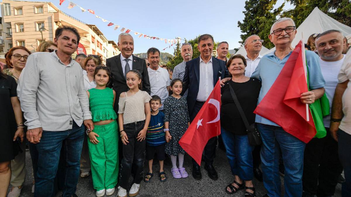 Başkan Tugay, kiraz kenti Kemalpaşa'da