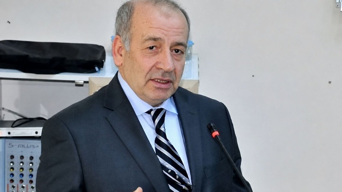 Prof. Dr. İzzet Özgenç’ten kayyım çıkışı: Belediye meclisler