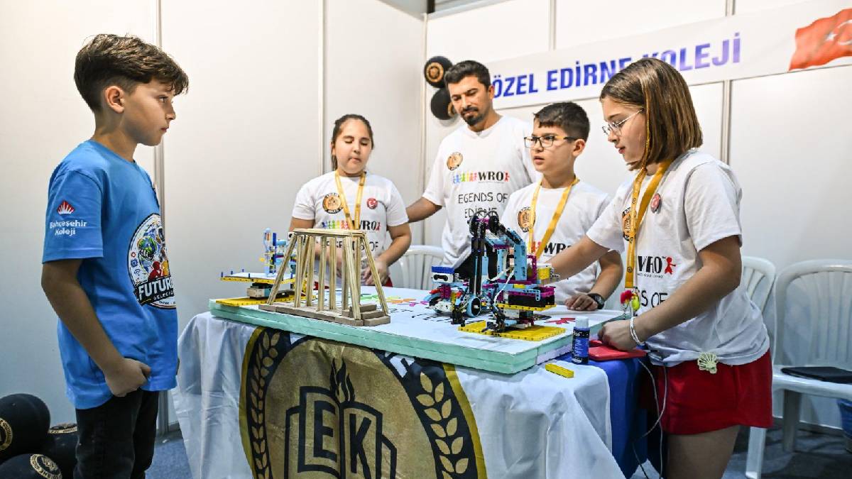 Dünya Robot Olimpiyatı Türkiye Finali’nde teknoloji ve yarat