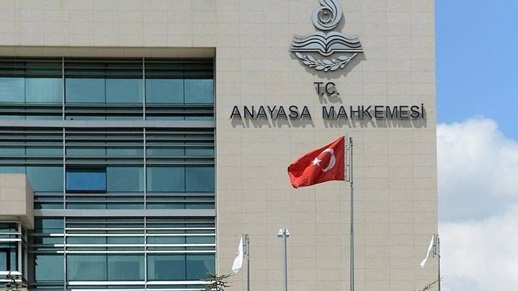AYM’den KHK mağduriyetleri için emsal karar: Öğretmenin çalışma izninin iptal edilmesi hak ihlali