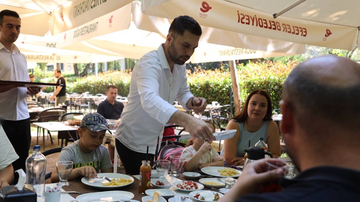 Efeler Belediyesi’nin doğa kahvaltısı vatandaşları