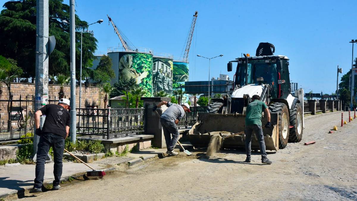 Giresun Belediyesi saha ekiplerinden yoğun mesai
