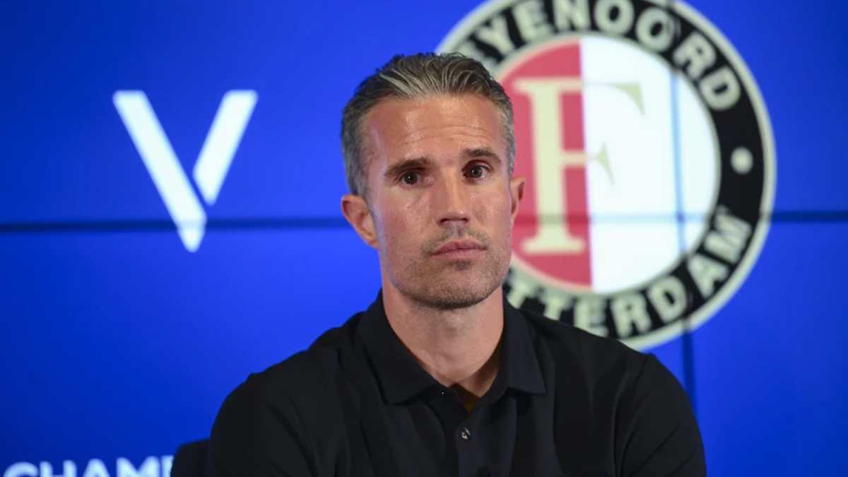 Feyenoord, Van Persie ile yollarını ayırdı