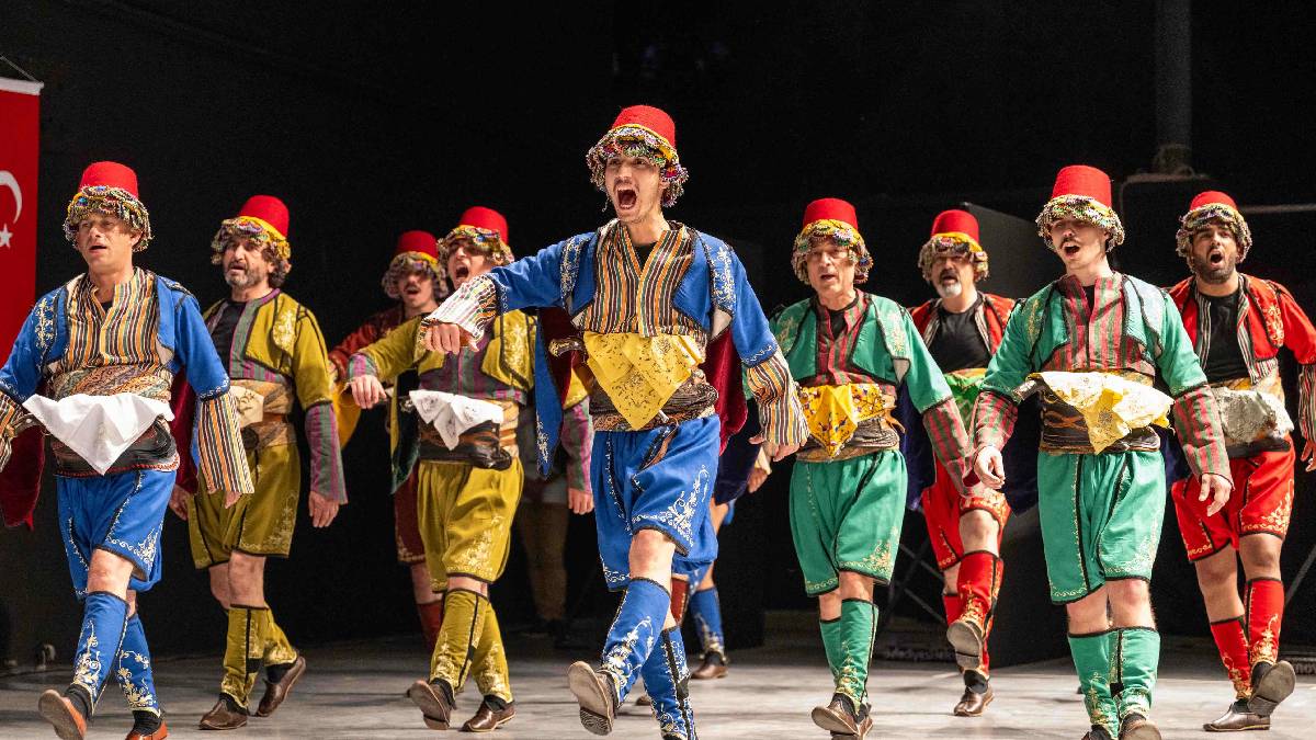 5. Halk Dansları Festivali muhteşem gala ile sona 