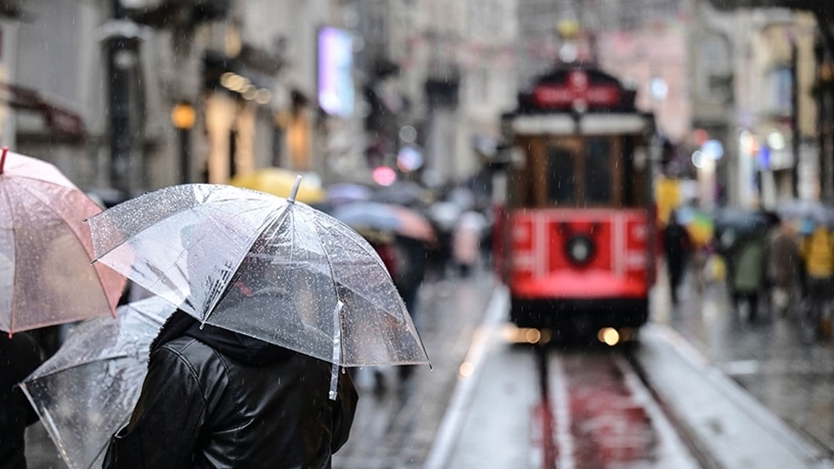 İstanbul'a gök gürültülü sağanak yağış geliyor