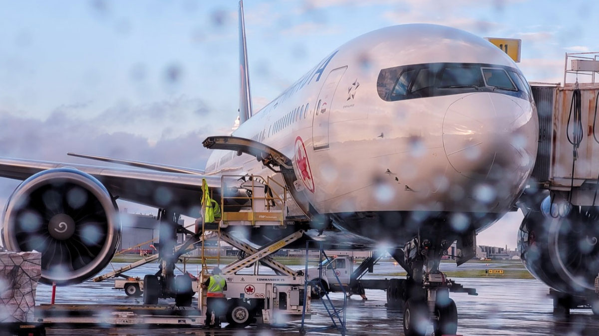 Yıllarca ehliyetsiz uçtu: 900'u aşkın uçuş yapan pilot gözaltında