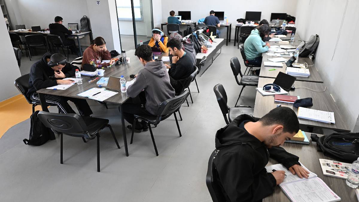 Eğitimde fırsat eşitliğine güçlü destek: Mersin Büyükşehir’in 15 okuma salonu gençlerin geleceğine ışık tutuyor