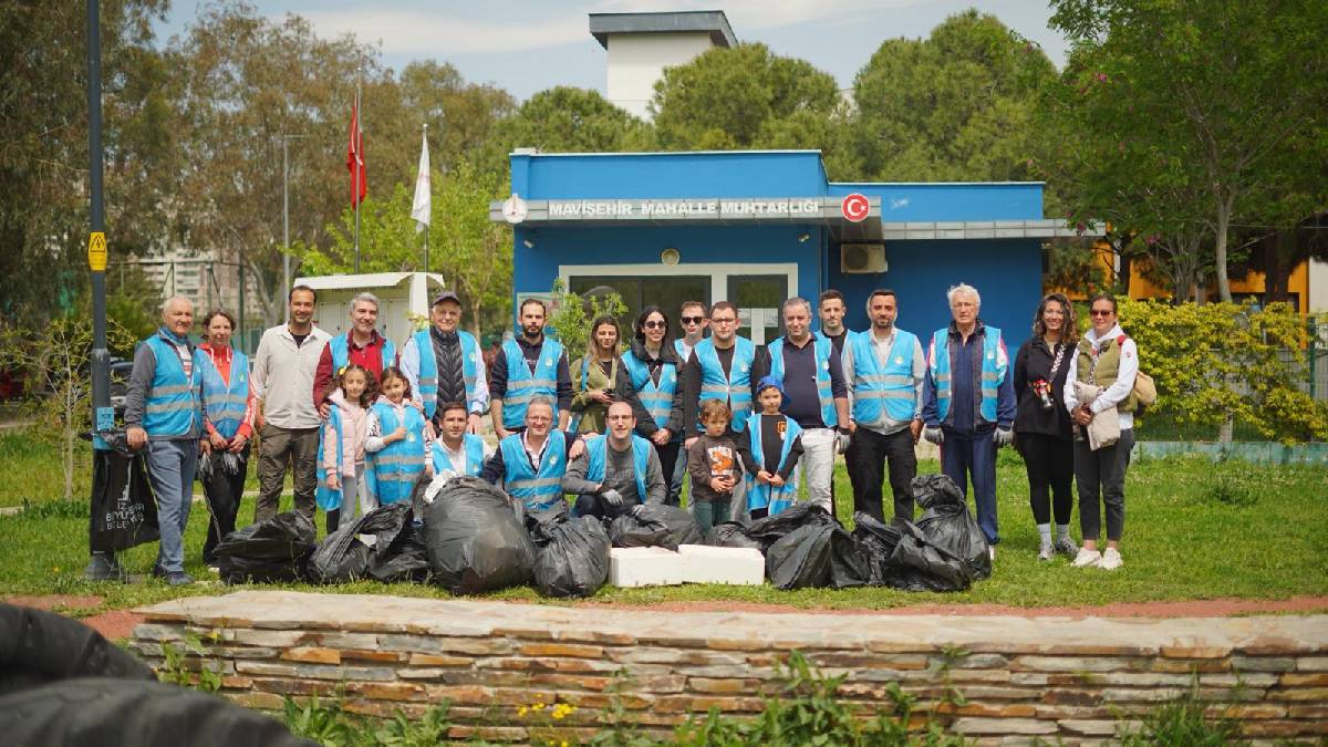 İzmir’de ortak yaşam alanlarında örnek dayanışma