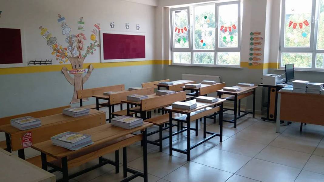 Cuma günü okullar tatil edildi