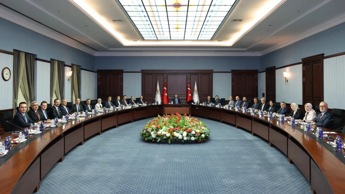 AK Parti MYK, Erdoğan başkanlığında toplandı