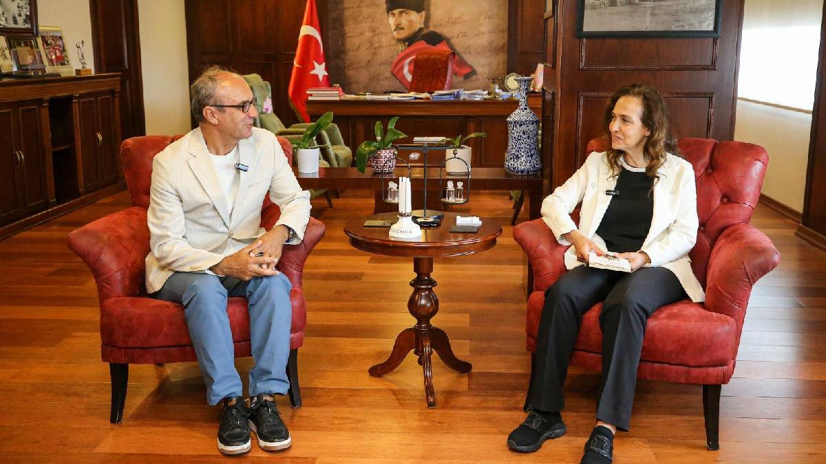 Başkan Ünsal, Karşıyakalı birinciyi konuk etti