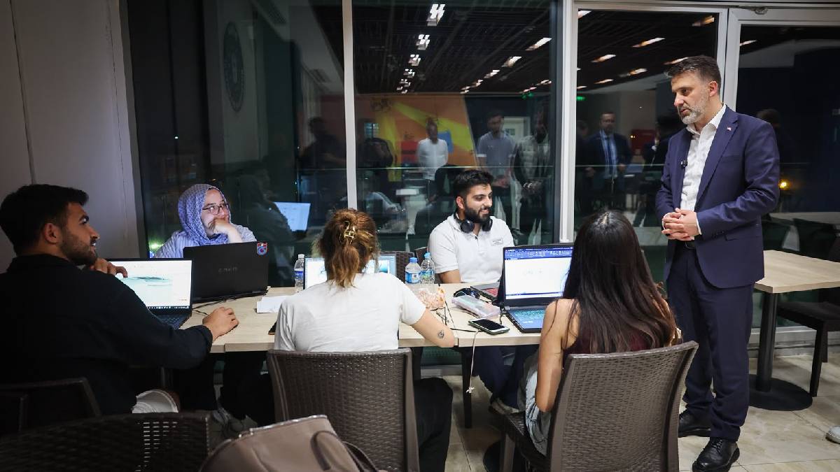 Başkan Vekili Biba öğrencilerle bir araya geldi