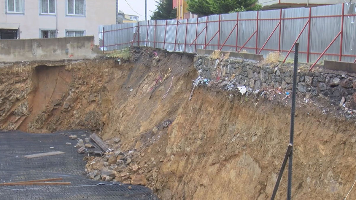 Sancaktepe'de toprak kayması