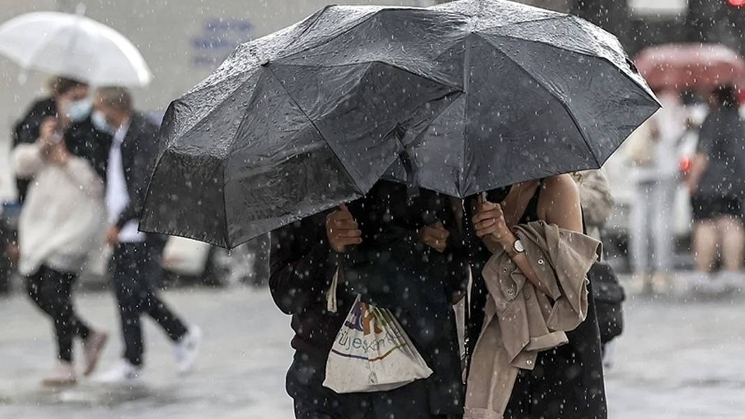 Meteoroloji'den sarı kodlu uyarı: Çok sayıda ilde gök gürültülü sağanak yağış bekleniyor